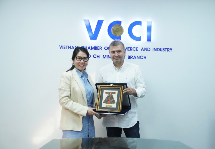 Lãnh đạo VCCI-HCM tiếp Đoàn Hiệp hội Xuất khẩu Dệt may Istanbul -Thổ Nhĩ Kỳ