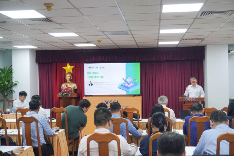 VCCI-HCM đẩy mạnh chuyển đổi số, nâng cao năng lực ứng dụng AI trong công việc