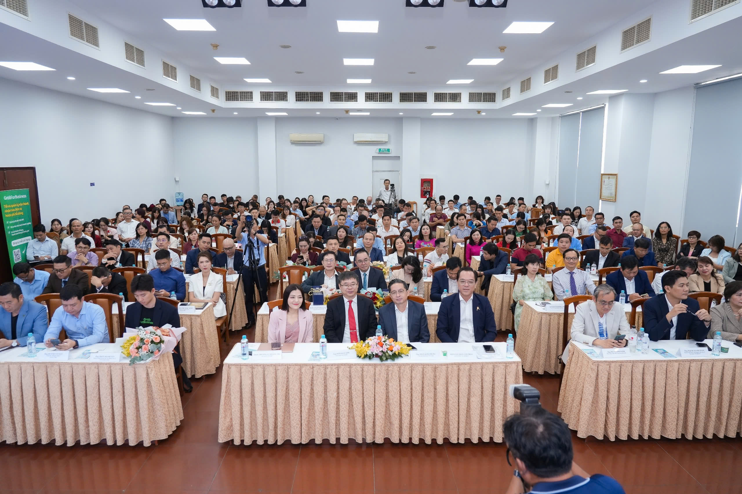 VCCI-HCM khai giảng chương trình trao học bổng CEO 2025 – Khởi đầu hành trình lãnh đạo tái sinh