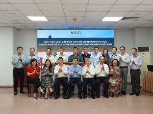 CHỦ TỊCH VCCI GẶP MẶT CÁN BỘ VCCI-HCM NHÂN NGÀY DOANH NHÂN VIỆT NAM 13-10