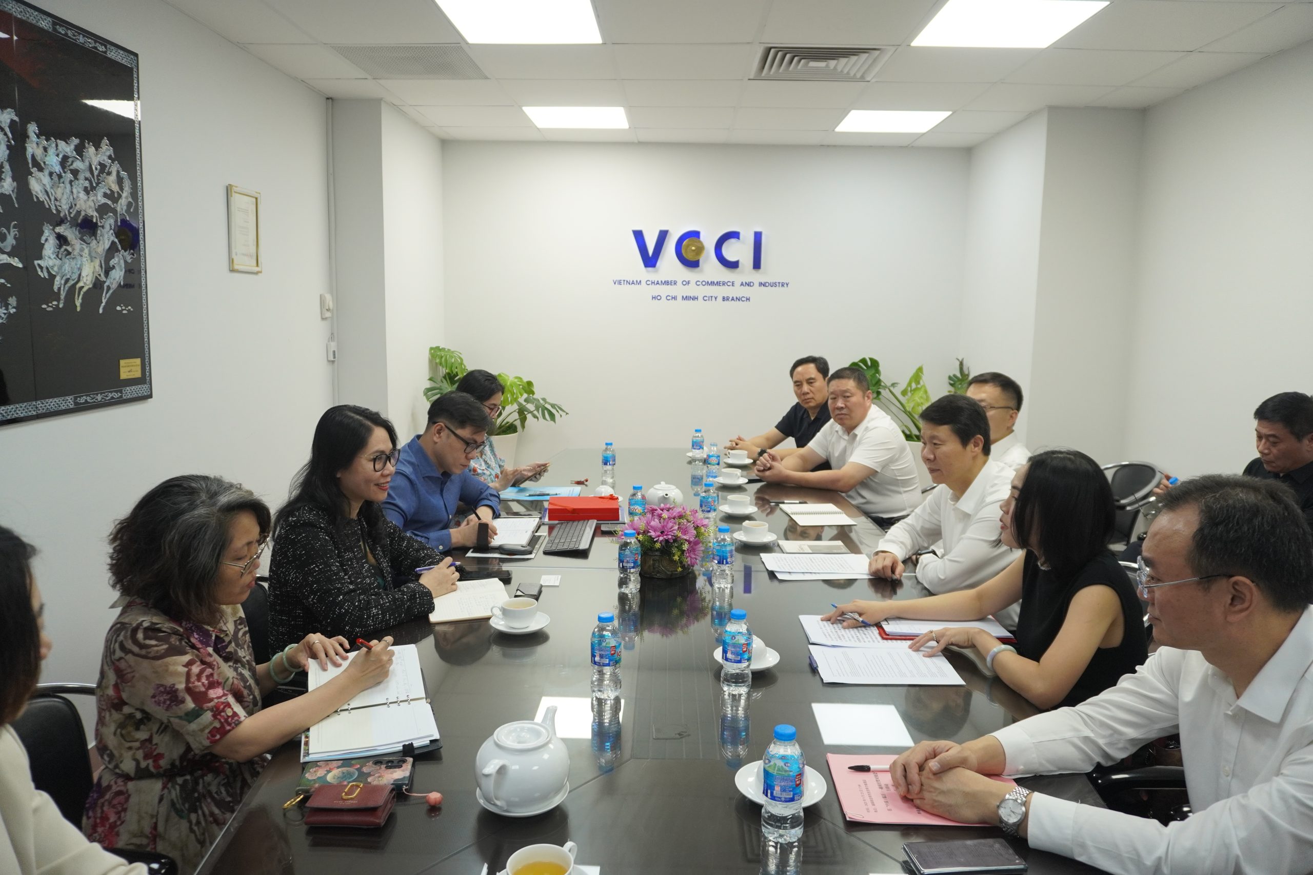 VCCI-HCM kết nối các nhà đầu tư nước ngoài với doanh nghiệp Việt Nam: Đoàn Bí thư TP. Lâm Nghi, tỉnh Sơn Đông – Trung Quốc vào ngày 25/9/2025