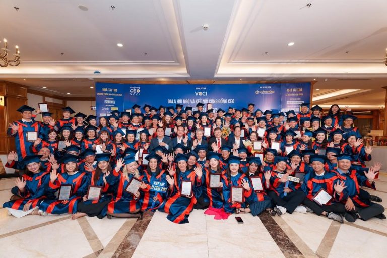 VCCI-HCM tổng kết chương trình trao học bổng đào tạo: “Giám đốc điều hành Doanh nghiệp – CEO 4.0 trong kỷ nguyên AI” niên khóa 2025